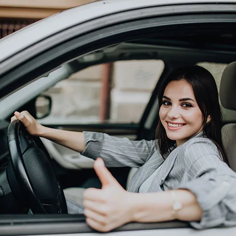 Motorista POP ao volante